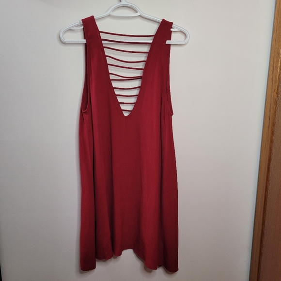 Red Dress - Picture 6 of 10